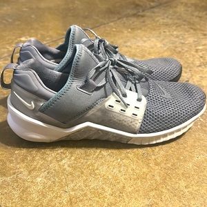 Nike Free Metcon 2 Cool Grey men’s size 10.5 pre -owned condition pls see pics